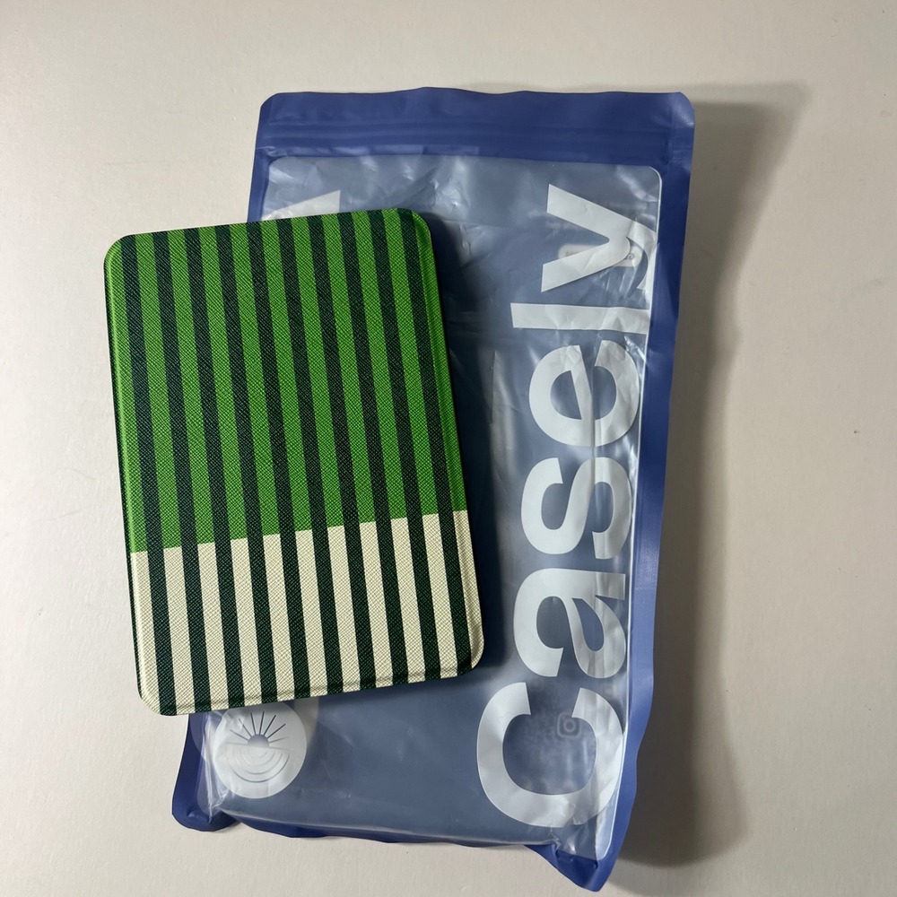 Casely Amazon 6" Kindle Fairway Stripes Clubhouse Kindle Case Green NIP